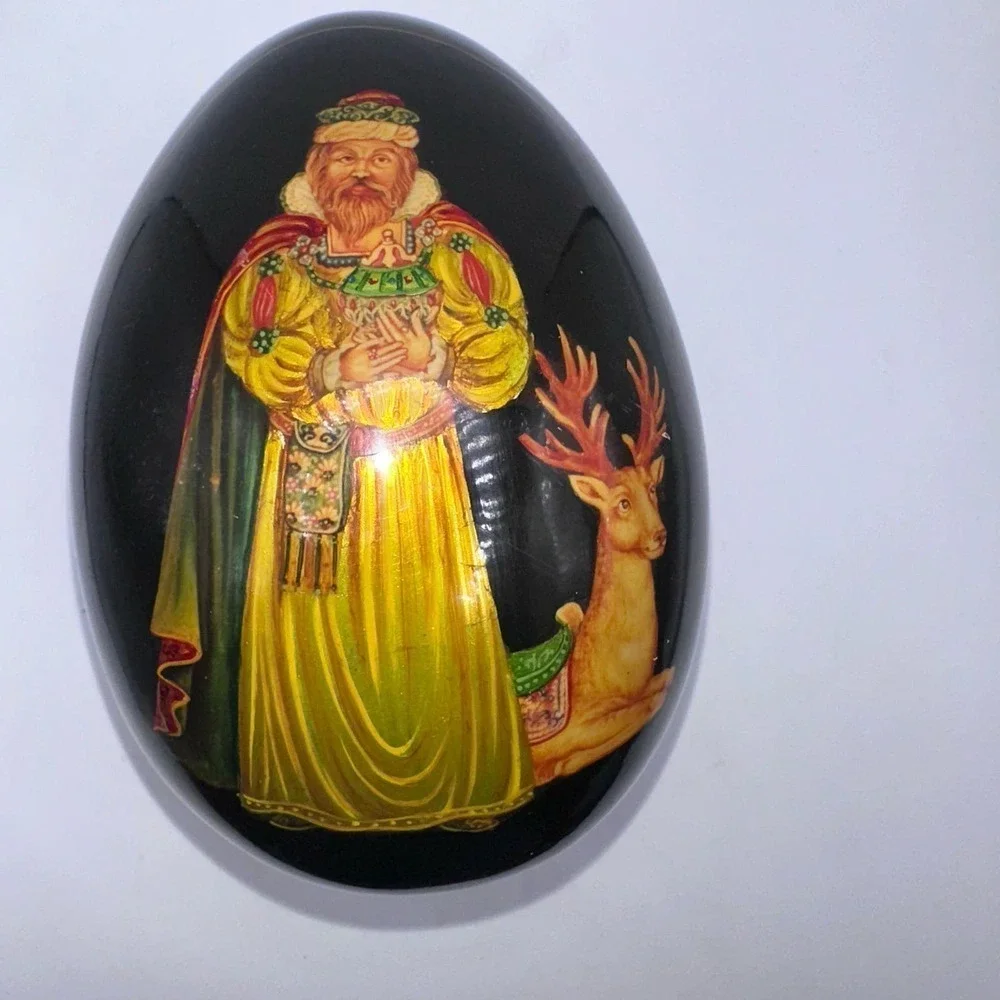 Vintage The Bombay Company Hand Painted Lacquered Egg Shaped Trinket Box
